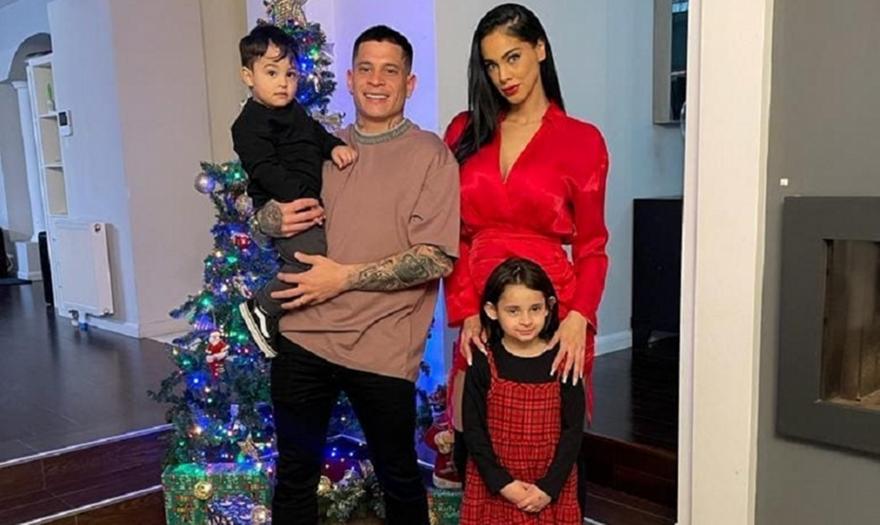 Οι χριστουγεννιάτικες ευχές του Ιτούρμπε μαζί με την οικογένειά του