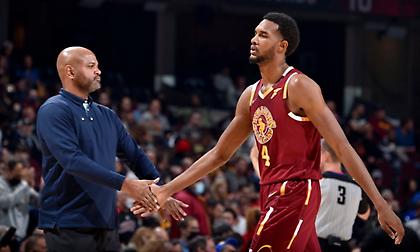 Καβαλίερς: Νέο συμβόλαιο στον κόουτς Μπίκερσταφ