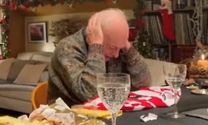 Ατλέτικο Μαδρίτης: Ηλικιωμένος πήρε φανέλα δώρο και ξέσπασε σε κλάματα