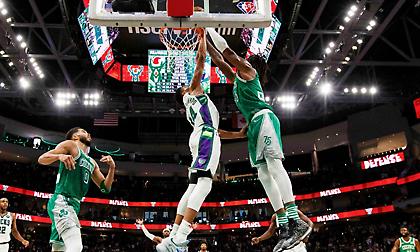 NBA Top 10 με Γιάννη και Κλάξτον