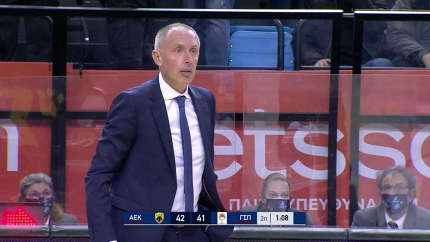 Ο Τόμιτς... αγριοκοίταξε τον διαιτητή μετά από φάουλ που έδωσε