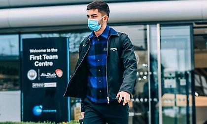 Στη Βαρκελώνη ο Φεράν Τόρες, τη Δευτέρα ιατρικά και ανακοινώσεις