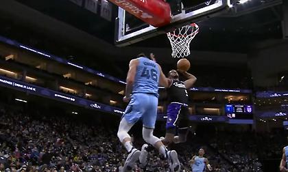 Ο ΝτιΆαρον Φοξ στην κορυφή του Top 10