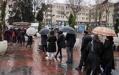 Spiegel για Τουρκία: Παράδεισος αγορών για Έλληνες και Βούλγαρους – Στην ουρά για ψωμί οι ντόπιοι
