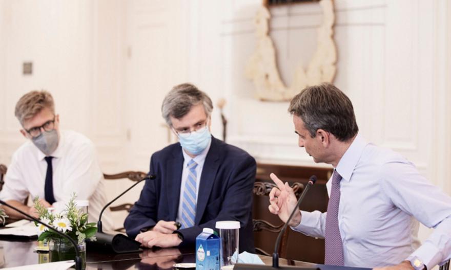 Πανδημία: Σύσκεψη Μητσοτάκη με Υπ. Υγείας και Τσιόδρα