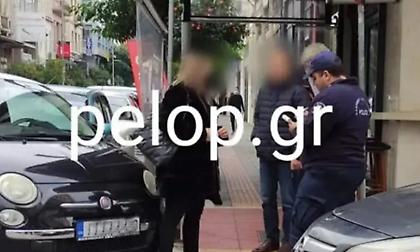 «Έβγαλα τη μάσκα για να σφυρίξω»: Τι λέει ο αστυνομικός που έκοβε κλήσεις δίχως μάσκα