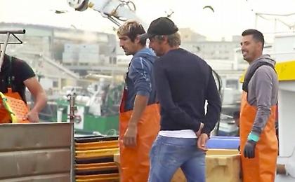 Τρομερός Κοεντράο, το γύρισε σε… ψαράς και στέλνει μήνυμα!