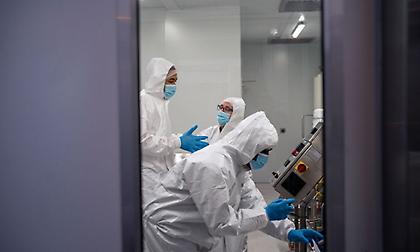 Βρετανική έρευνα: Μειωμένος κατά 1/3 ο κίνδυνος νοσηλείας με Όμικρον σε σχέση με τη Δέλτα