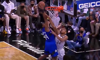 NBA Top 5: Σε ρόλο... θύματος στην πρώτη θέση ο Γιάννης Αντετοκούνμπο