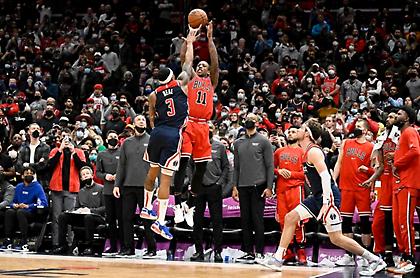 NBA Top 10 με ΝτεΡόζαν, Καμπάτσο και Γιάννη