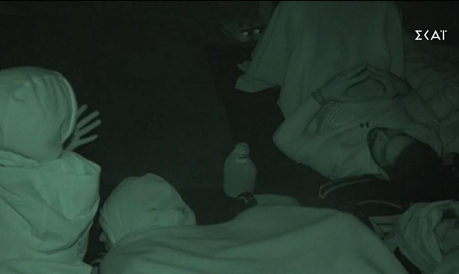 Διχασμένοι οι μαχητές για την παραμονή του Σπύρου: «Συνεχίστε να εκτίθεστε, σας λατρεύω»