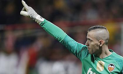 Απίστευτο: Ο τερματοφύλακας της Βαλένθια γονάτισε σε εκτέλεση πέναλτι