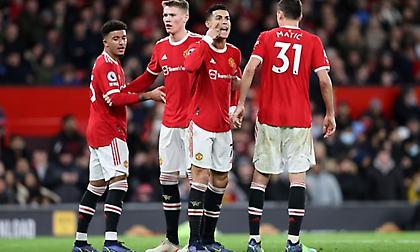 Χάος τα αποδυτήρια της Μάντσεστερ Γιουνάιτεντ - Πολλοί παίκτες θέλουν να φύγουν το συντομότερο