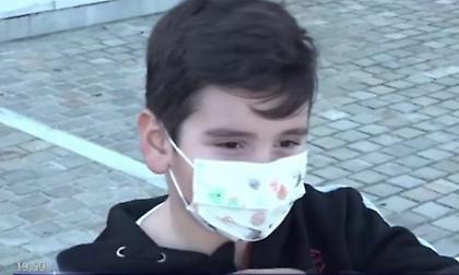Πιτσιρικάς για άνοιγμα σχολείων: «Θέλω να γυρίσω γιατί έχω… ωραία δασκάλα»!