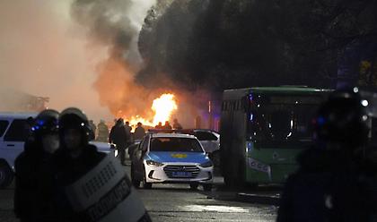 Καζακστάν: Διατάχθηκε η επέμβαση του στρατού για την αποκατάσταση της τάξης