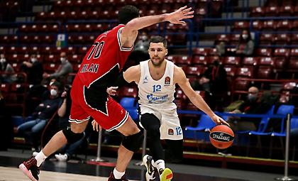 Αναβολή και στο Αρμάνι-Ζενίτ, στον «αέρα» και το Ολυμπιακός-Ζενίτ