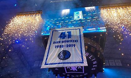 Ύψιστη τιμή για τον Νοβίτσκι - Οι Μαβς απέσυραν τη φανέλα του και ετοιμάζουν άγαλμα