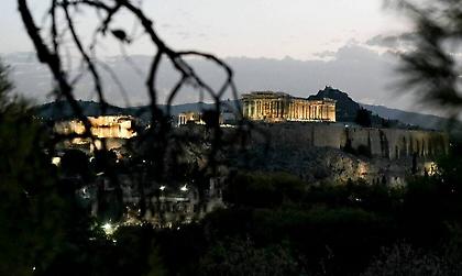 Καιρός: Συννεφιά και υψηλές θερμοκρασίες