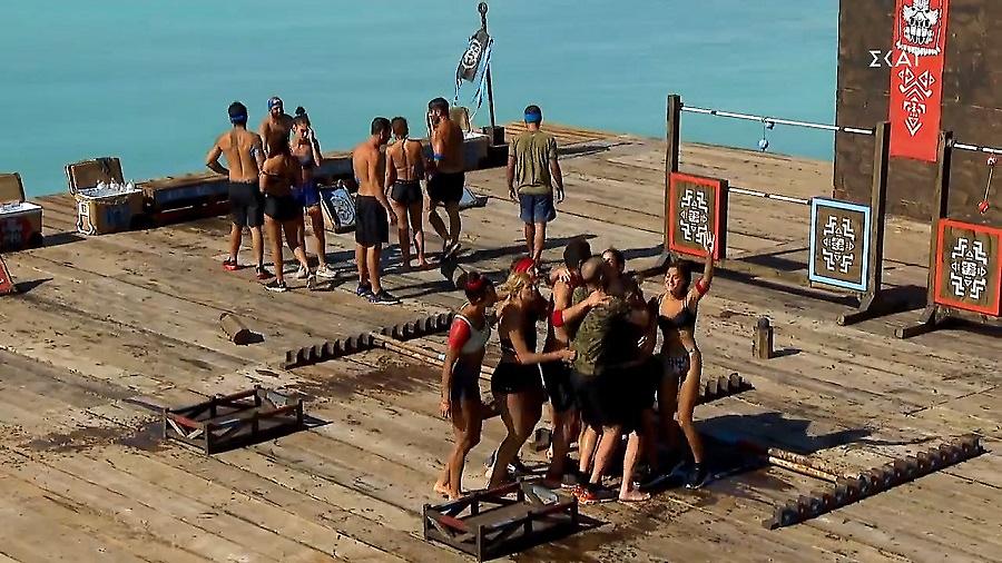 Survivor: Πήραν την ασυλία οι Διάσημοι, κατέρρευσαν οι Μαχητές