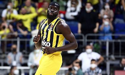 Τραυματίστηκε και χάνει Ολυμπιακό o Σαγιόκ