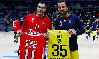 Η Φενέρ τίμησε τον Σλούκα για την προσφορά του: «Ένα από τα σημαντικά κομμάτια μας»