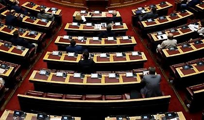 Κορωνοϊός: Μαζικά τεστ στη Βουλή - Εντοπίστηκαν 6 κρούσματα