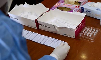 Νέα έρευνα: Πόση ώρα  επιβιώνει στον αέρα τελικά ο κορωνοϊός;