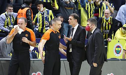 Ζέρβας: «Κακή στιγμή του Μπαρτζώκα, αλλά φάνηκε πρόθεση από τους διαιτητές»