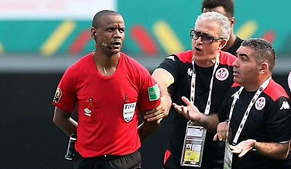 Ο διαιτητής που τα έκανε μαντάρα στο Κόπα Άφρικα είχε τιμωρηθεί για διαφθορά το 2018!