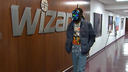 Η πρωτότυπη… ηλεκτρονική μάσκα του Μοντρέζλ Χάρελ