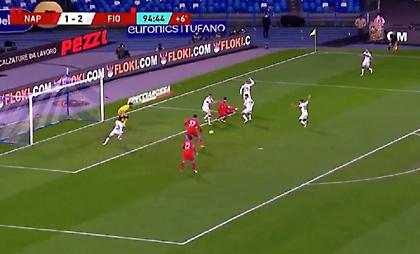 Από μηχανής Θεός ο Πετάνια, έσωσε στο 95' τη Νάπολι των 9 παικτών!