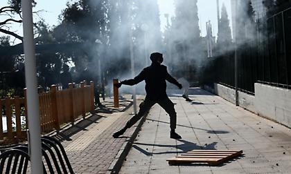 Ένταση έξω από το υπουργείο Παιδείας στο Μαρούσι