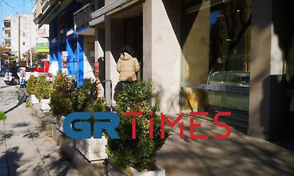 Θεσσαλονίκη: Ένοπλη ληστεία σε ζαχαροπλαστείο μέρα-μεσημέρι
