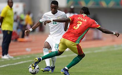 «Κόλλησαν» Σενεγάλη και Γουινέα, αλλά αγκαλιάζουν πρόκριση!
