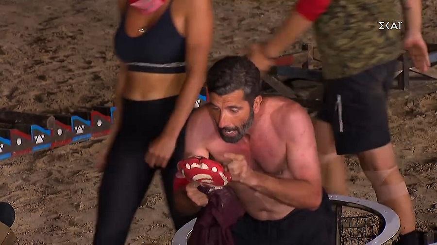 Survivor: «Τρελάθηκε» ο Βισκαδουράκης, άρχισε να μιλάει στο σακίδιο!