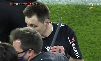 Διακοπή στο Μπέτις-Σεβίλλη, πέταξαν ράβδο σε παίκτη!