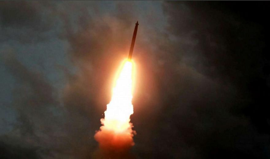 Βόρεια Κορέα: Η Πιονγκγιάνγκ εκτόξευσε δύο πυραύλους
