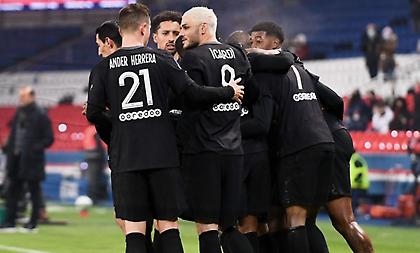 Εύκολα η Παρί και… ποιος την πιάνει!