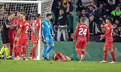 Αιχμές από παίκτες της Μπέτις: «Ο προπονητής της Σεβίλλης έλεγε στον Ζορδάν να πέσει κάτω»