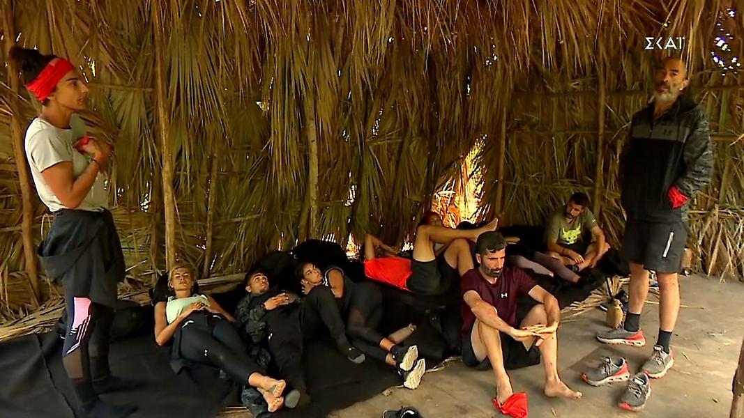 Survivor: Ζήτησε συγγνώμη ο Βαλάντης - Αθηνά: Αν είχες τσίπα θα έφευγες