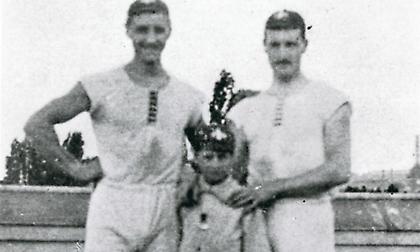 «Χάθηκε στο πλήθος»: Ο μικρός Γάλλος πηδαλιούχος και το μεγαλύτερο μυστήριο των Ολυμπιακών Αγώνων