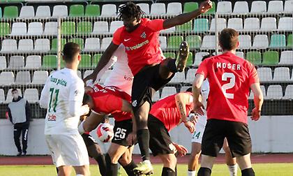 Γλίστρησε στον Αστέρα Βλαχιώτη η Καλαμάτα, μπλόκο του Θεσπρωτού στην ΑΕΛ!