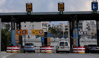 Καραμπόλα 4 οχημάτων στην Αττική Οδό – Μποτιλιάρισμα από Δουκίσσης Πλακεντίας