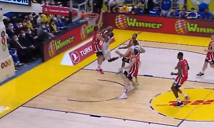 Τρομερή τάπα του Βεζένκοφ στον Έβανς