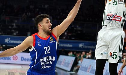 Μίτσιτς: «Ευτυχώς ο Πλάις είναι ψηλός και έπιασε την μπάλα»