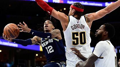 Ντένβερ Νάγκετς-Μέμφις Γκρίζλις