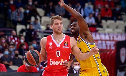 Ζέρβας: «Κάνει την... κοιλιά του ο Ολυμπιακός»