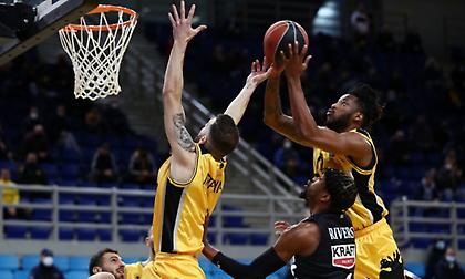 ΑΕΚ-ΠΑΟΚ 72-67 (ΤΕΛΙΚΟ)