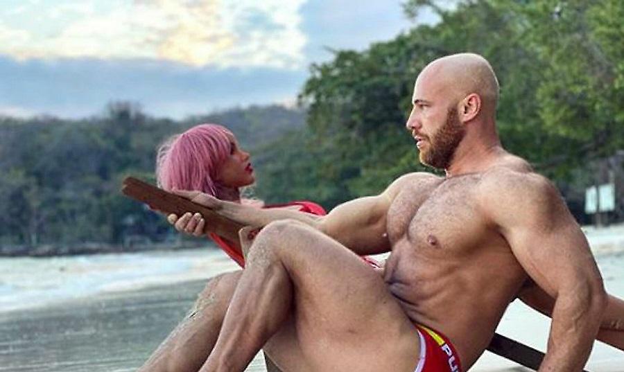 Ο bodybuilder που τα «είχε» με τασάκι λέει πως αυνανίζεται τρεις με οκτώ φορές τη μέρα