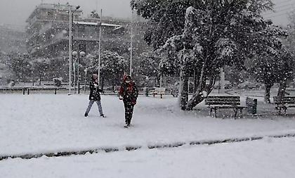 Καιρός - Κακοκαιρία Ελπίς: Συνεχίζεται και σήμερα η επέλαση του χιονιά